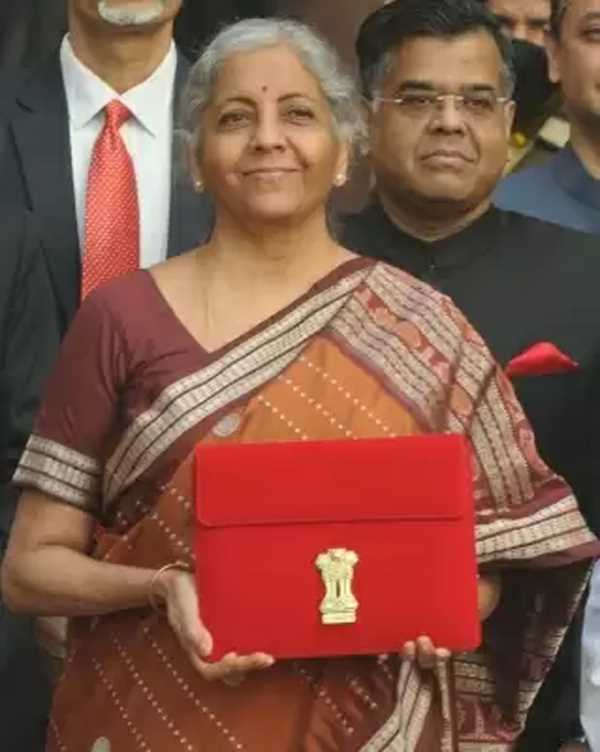 वित्त मंत्री ने एस्पिरेशनल ब्लॉक्स प्रोग्राम और वाइब्रेंट विलेज प्रोग्राम की घोषणा की वित्त मंत्री ने एस्पिरेशनल ब्लॉक्स प्रोग्राम और वाइब्रेंट विलेज प्रोग्राम की घोषणा की